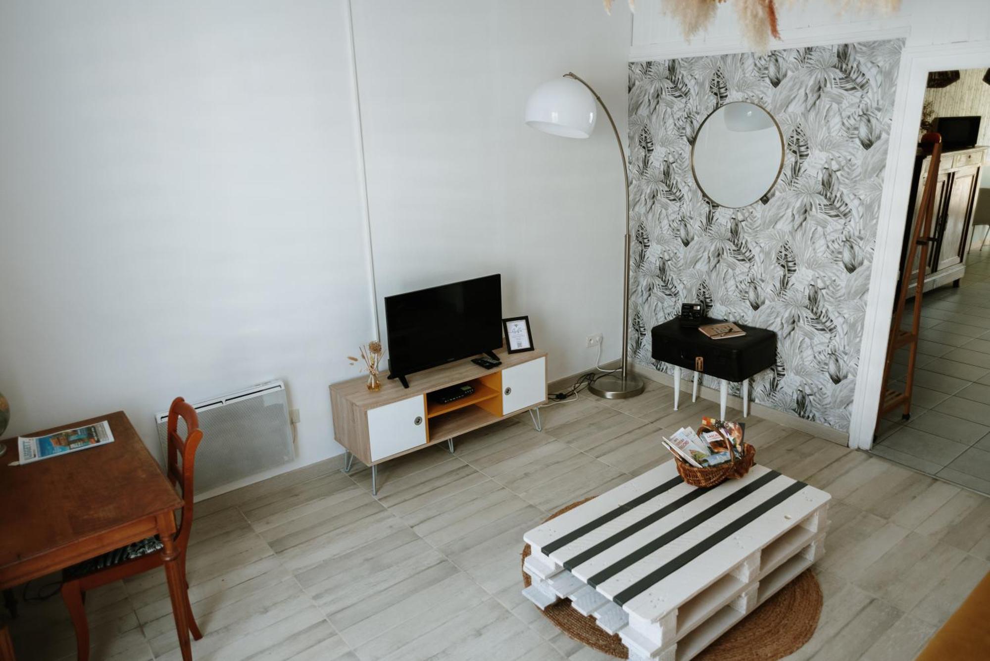 Studio De Plain-Pied Avec Terrasse Et Jardin Apartment Saint-Meard-de-Gurcon Luaran gambar