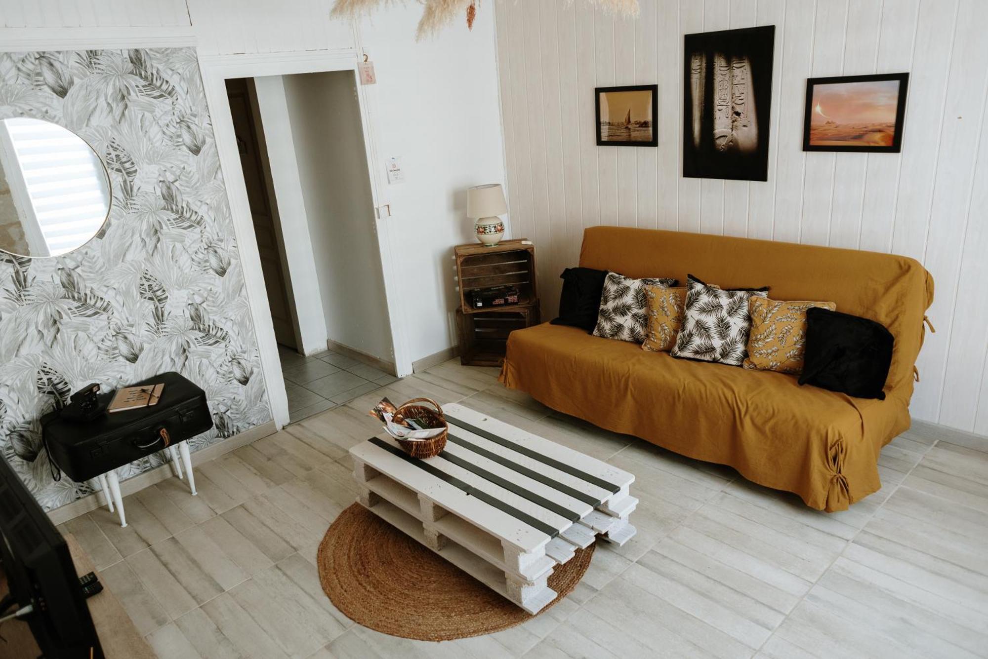 Studio De Plain-Pied Avec Terrasse Et Jardin Apartment Saint-Meard-de-Gurcon Luaran gambar